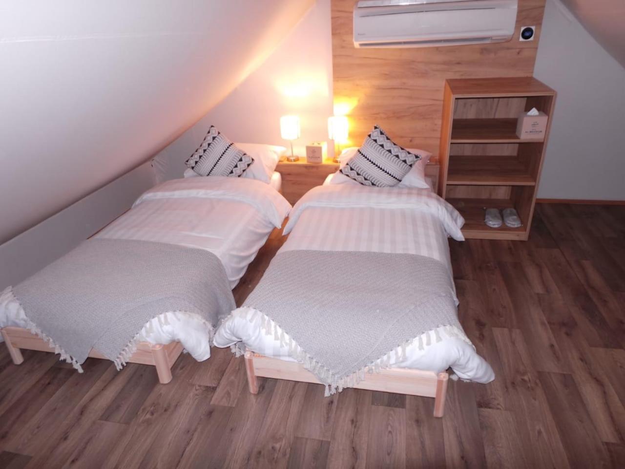 Bab Al Nojoum Hudayriyat Villas Abu Dhabi Room photo