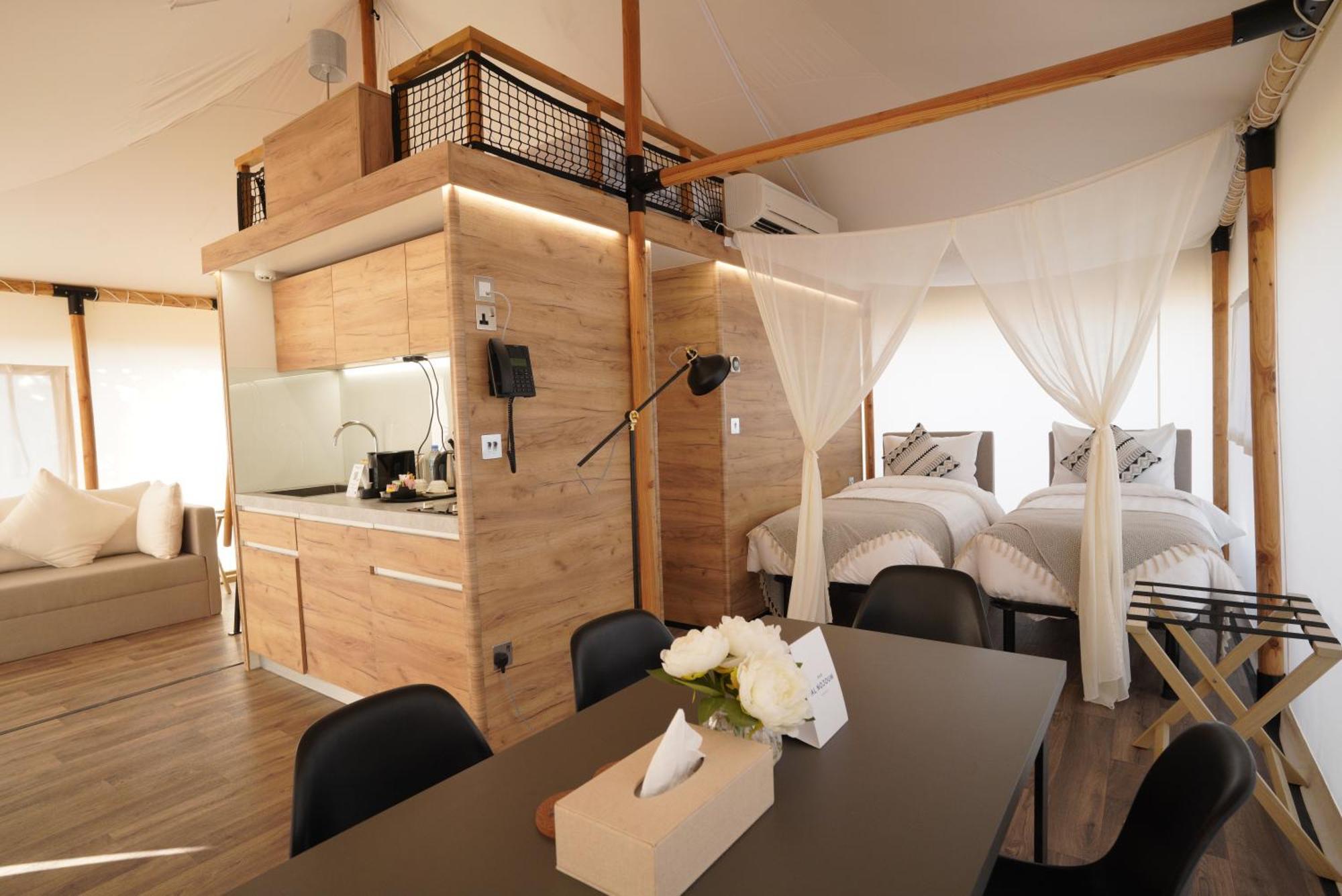 Bab Al Nojoum Hudayriyat Villas Abu Dhabi Room photo