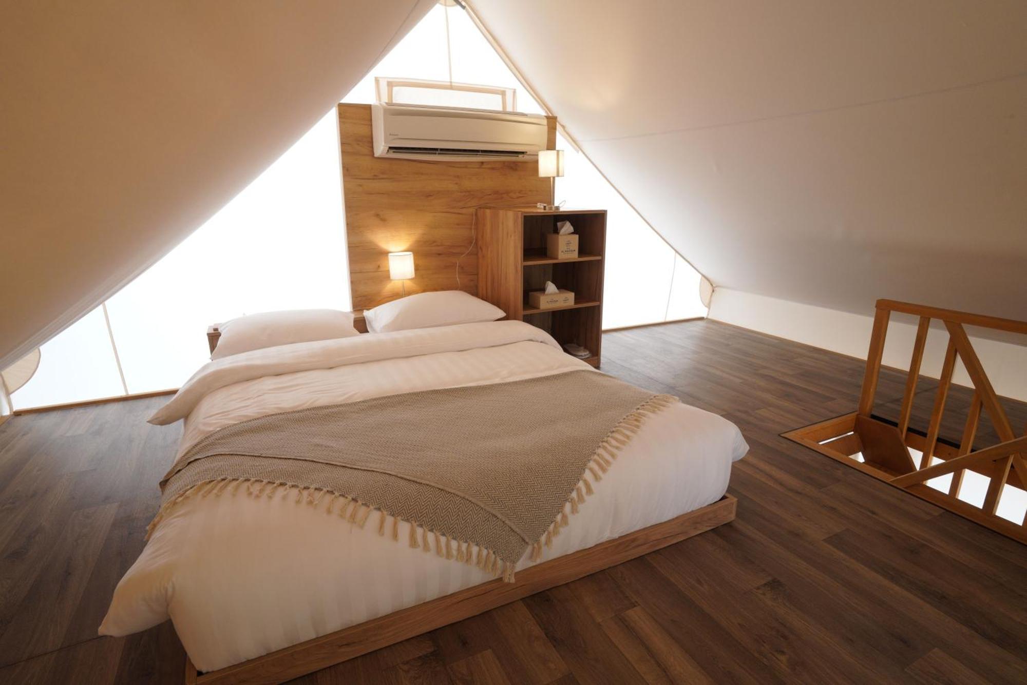 Bab Al Nojoum Hudayriyat Villas Abu Dhabi Room photo