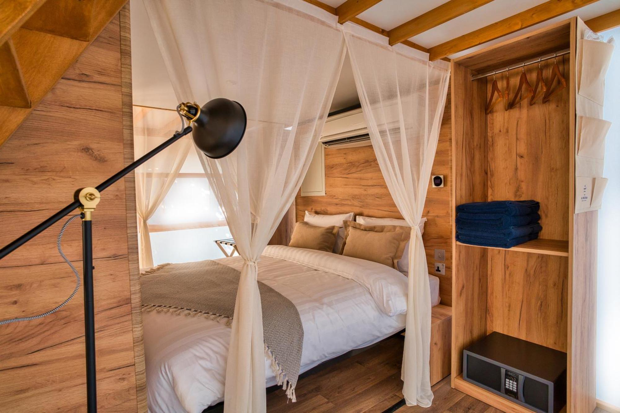 Bab Al Nojoum Hudayriyat Villas Abu Dhabi Room photo
